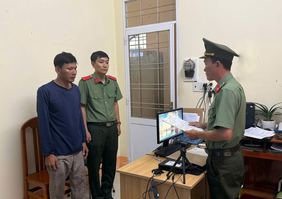Khởi tố bị can về tội “Sử dụng trái phép vũ khí quân dụng”