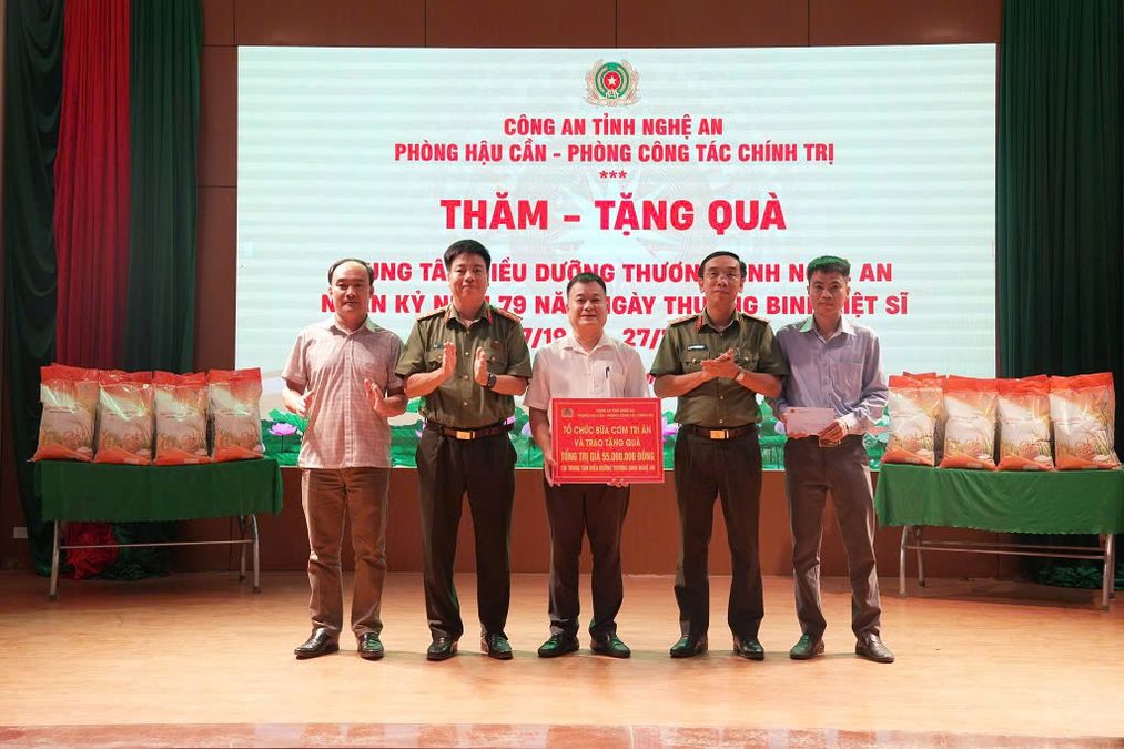 Ấm áp hoạt động tri ân, "đền ơn đáp nghĩa" tại Trung tâm Điều dưỡng Thương binh Nghệ An