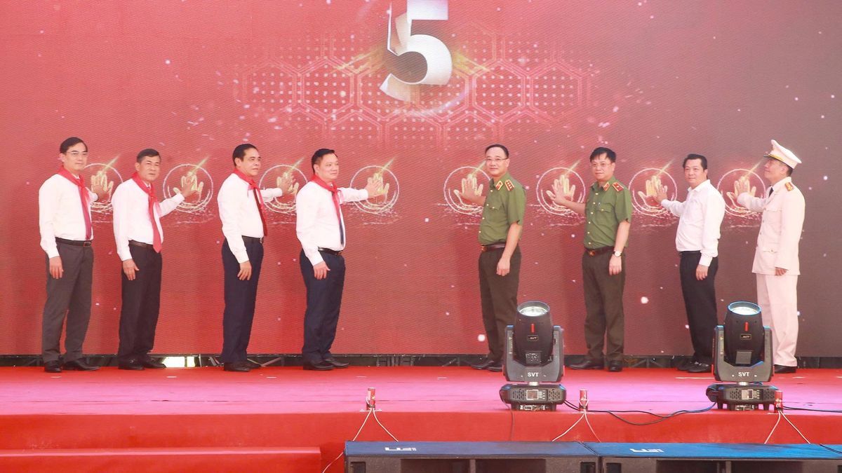 Thứ trưởng Phạm Thế Tùng dự Lễ công bố thành lập Trường Văn hóa Công an nhân dân VI tại Nghệ An