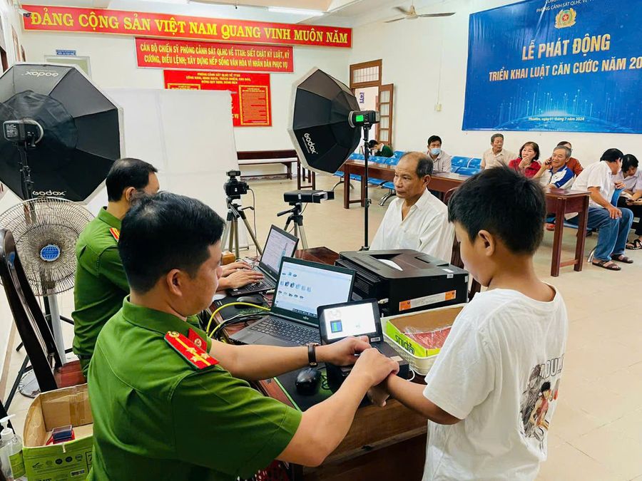 Công an Đắk Lắk: Nhận hồ sơ cấp căn cước và tài khoản định danh điện tử xuyên kỳ nghỉ Lễ 2/9