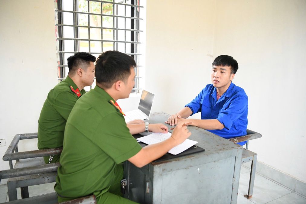 Lật tẩy đường dây rửa tiền xuyên quốc gia qua "chợ đen" tài khoản ngân hàng và tài sản mã hóa