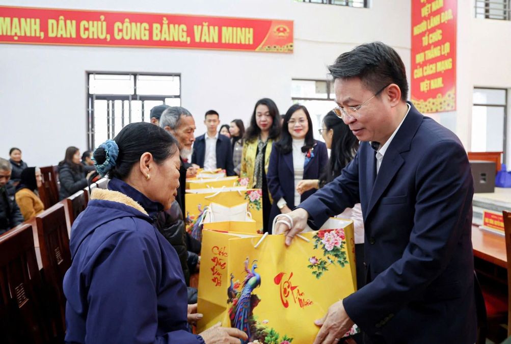 Công an tỉnh Phú Thọ tổ chức nhiều hoạt động an sinh xã hội hướng về cơ sở, chăm lo đời sống Nhân dân dịp Tết Bính Ngọ 2026