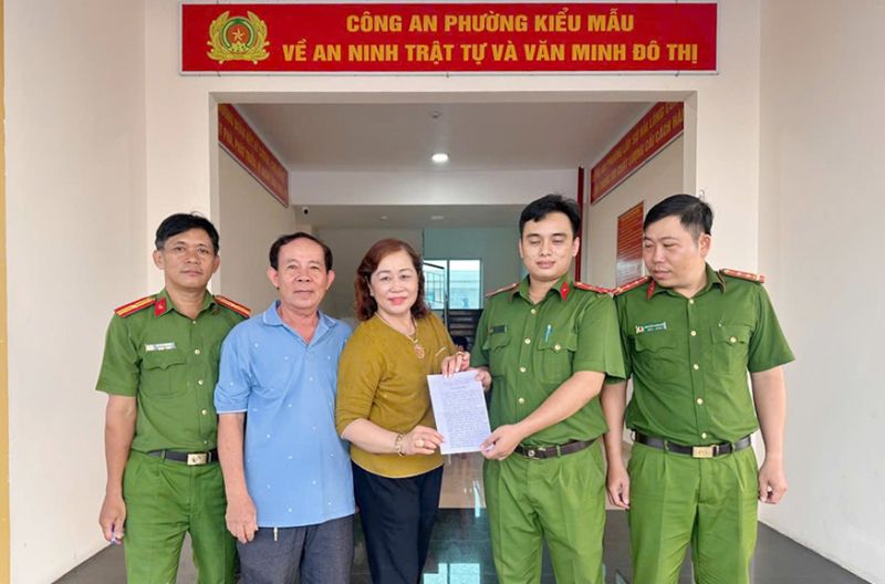 Công an phường Ngã Bảy, thành phố Cần Thơ nhanh chóng làm rõ vụ lừa đảo, thu hồi tài sản cho bị hại