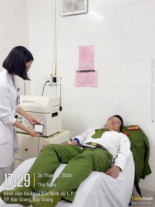 Bắc Ninh: Trung tá Công an phường kịp thời hiến máu cứu người trong cơn nguy kịch