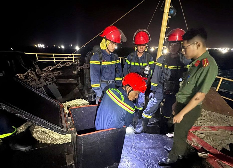 Khánh Hòa: 3 người chết, 2 người bị thương nghi do ngạt khí khi làm việc trong hầm tàu