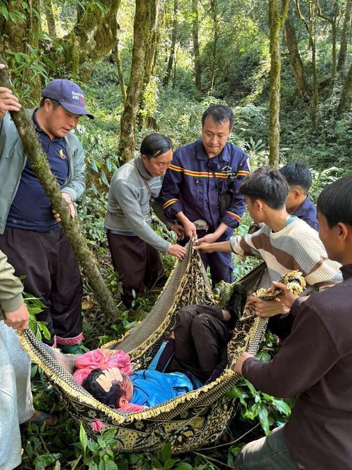 Sơn La: Công an xã Ngọc Chiến phối hợp xuyên đêm tìm kiếm người dân mất liên lạc trong rừng