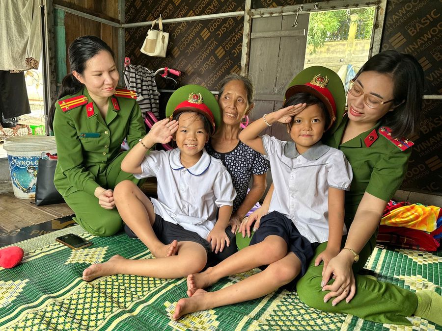 Những mái ấm đặc biệt từ mô hình “con nuôi Công an xã”