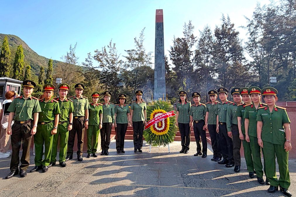  “Đồng hành cùng phụ nữ biên cương”, “Nghĩa tình biên giới, hải đảo” tại đặc khu Côn Đảo