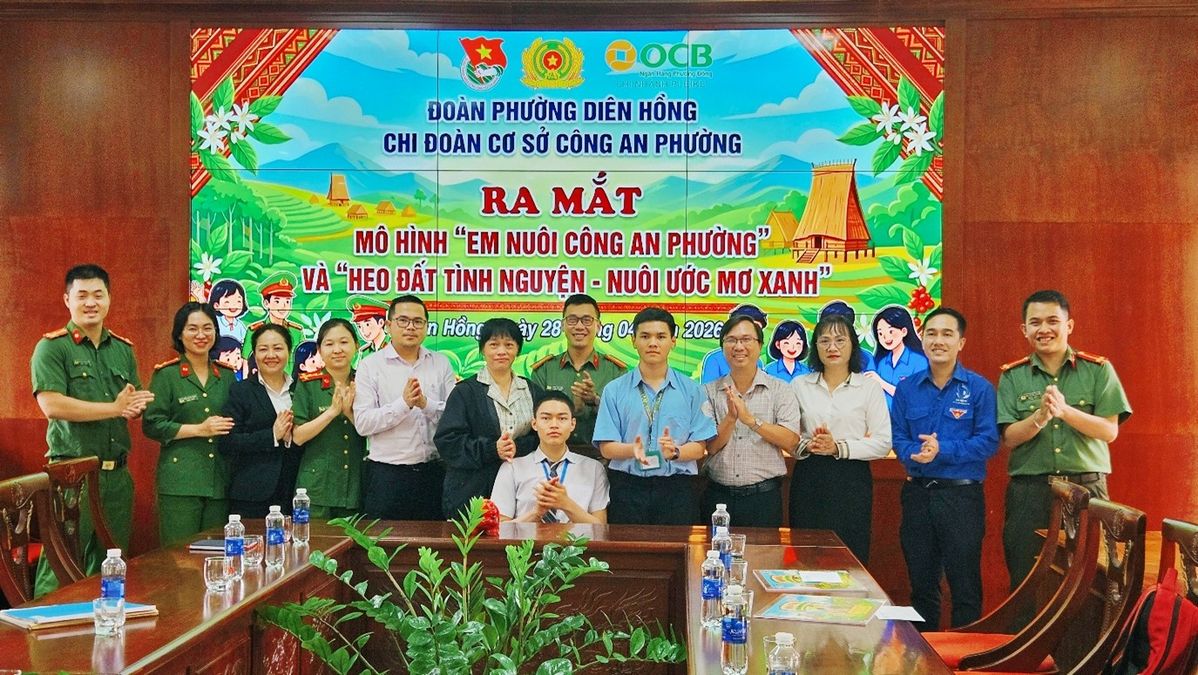 Ra mắt mô hình “Em nuôi Công an phường” và “Heo đất tình nguyện - Nuôi ước mơ xanh”