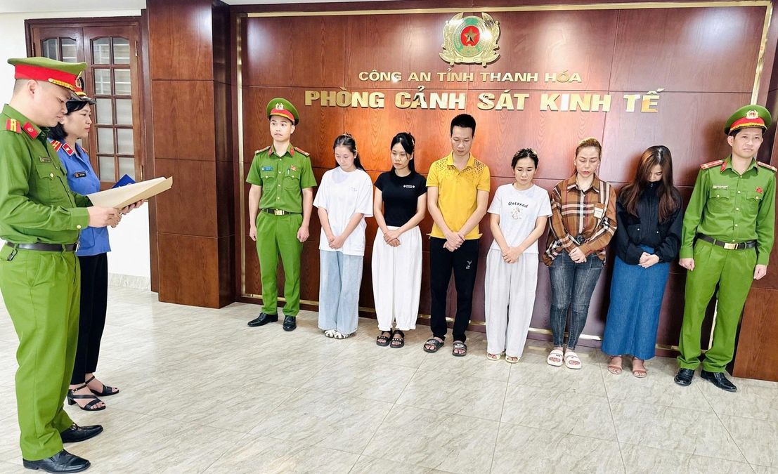 Công an Thanh Hóa triệt xóa đường dây buôn nước hoa giả, giả mạo hàng loạt thương hiệu nổi tiếng