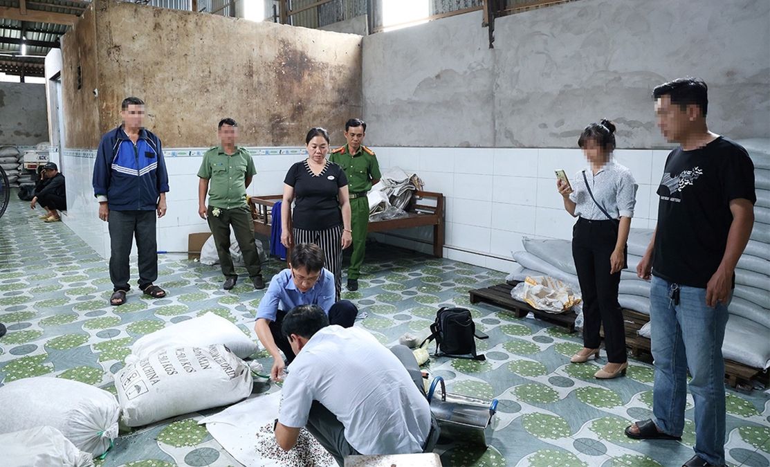 Công an tỉnh An Giang kiên quyết đấu tranh với các hành vi buôn bán hàng giả, xâm phạm sở hữu trí tuệ