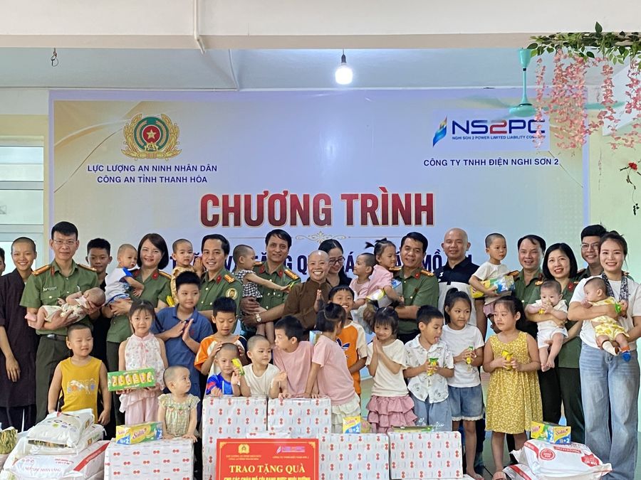 Nghĩa tình trong màu áo an ninh