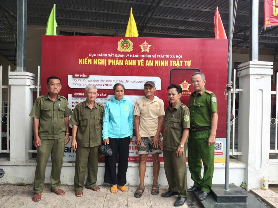 Công an phường Tân An, thành phố Cần Thơ kịp thời giúp người dân đi lạc đoàn tụ cùng gia đình