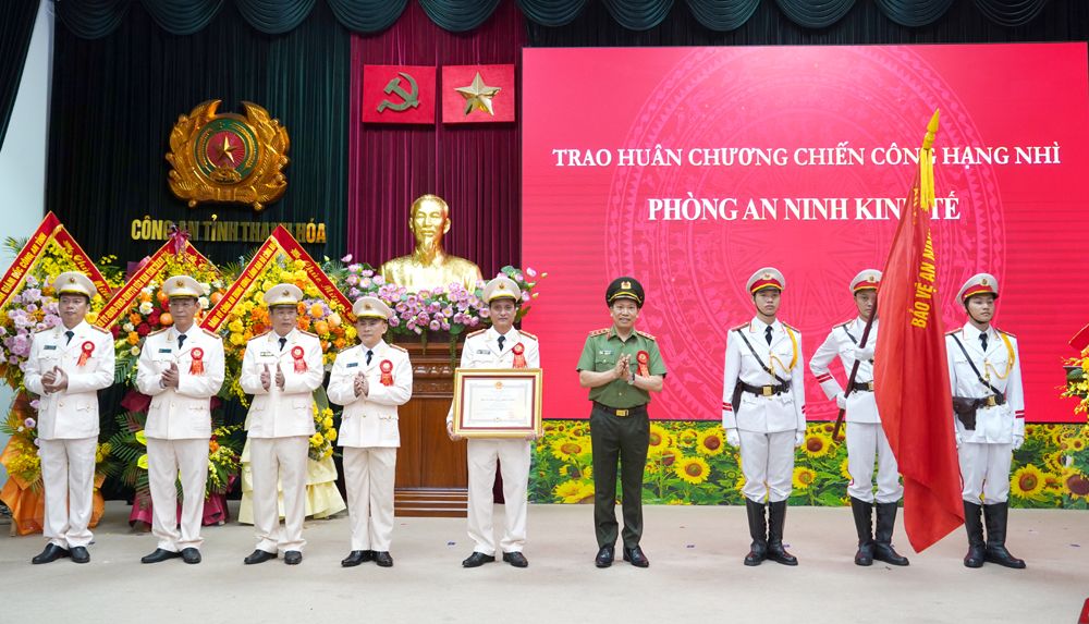Thứ trưởng Lê Văn Tuyến dự Lễ kỷ niệm 80 năm Ngày truyền thống lực lượng An ninh nhân dân của Công an tỉnh Thanh Hóa