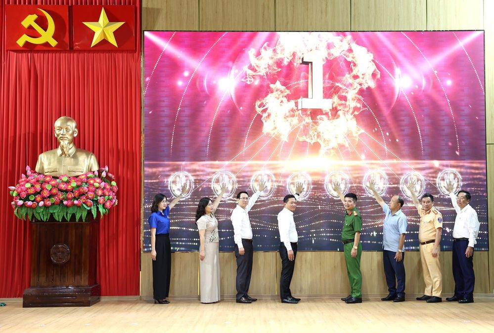 Công an Ninh Bình phát động Chiến dịch “Đào tạo kỹ năng lái xe mô tô, xe gắn máy an toàn”