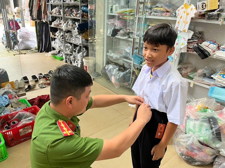 Ấm áp tình cảm từ mô hình “Con nuôi Công an xã” ở xã Hòa Bắc, tỉnh Lâm Đồng