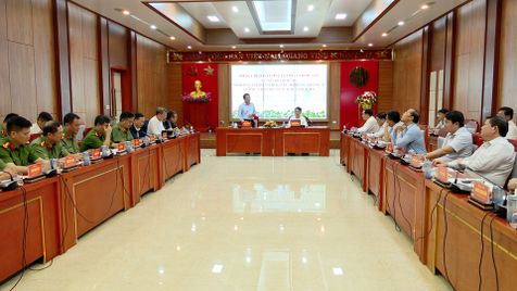 Bộ trưởng Lương Tam Quang làm việc với Ban Thường vụ Tỉnh ủy Khánh Hòa