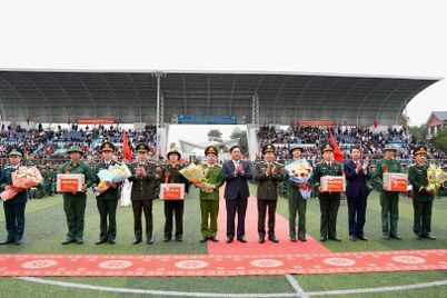 Thứ trưởng Lê Văn Tuyến dự Lễ giao nhận quân năm 2026 tại tỉnh Phú Thọ