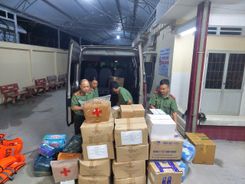 Công an Vĩnh Long chi viện lực lượng y tế hỗ trợ đồng bào các tỉnh bị ảnh hưởng bởi mưa, lũ