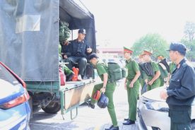 Công an tỉnh Đồng Nai tăng cường lực lượng hỗ trợ đồng bào bị ảnh hưởng do mưa lũ