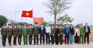 Hội Phụ nữ Công an Ninh Bình phối hợp tổ chức nhiều hoạt động ý nghĩa tại xã Quang Thiện