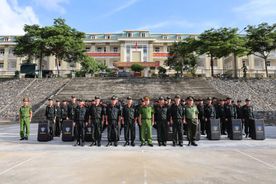 Khánh Hòa: Cảnh sát cơ động ra quân hỗ trợ xây nhà cho người dân trong “Chiến dịch Quang Trung”