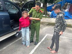 Quảng Ngãi: Cán bộ Cảnh sát cơ động kịp thời cứu người bị nạn trên đường