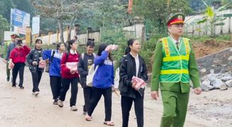 Quảng Trị: Điểm tựa vững chắc, đồng hành cùng các em nhỏ vùng biên đến trường