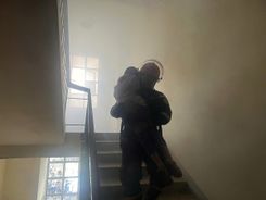 Nghệ An: Kịp thời dập tắt đám cháy tại chung cư Tân Hợp, giải cứu 02 người an toàn