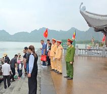 Ninh Bình: Tăng cường công tác tuyên truyền, hướng dẫn, kiểm tra an toàn tuyến đường thủy nội địa mùa Lễ hội đầu năm 