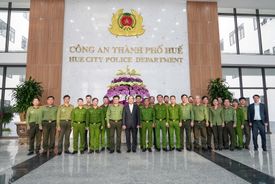 Thứ trưởng Trần Quốc Tỏ thăm, chúc Tết Công an thành phố Huế