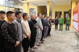 Công an tỉnh Cao Bằng tuyên truyền công tác bầu cử cho người bị tạm giữ, tạm giam