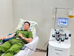 Quảng Ngãi: Trưởng Công an xã Cà Đam vượt hơn 35km hiến máu cứu bệnh nhi nguy kịch