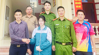 Công an xã Ninh Cường, tỉnh Ninh Bình hỗ trợ, giúp đỡ người dân nhận lại số tiền gần 500 triệu đồng chuyển khoản nhầm