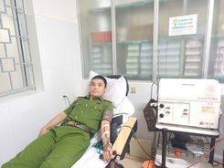 Quảng Ngãi: Cán bộ Công an xã Tây Trà vượt gần 90km hiến tiểu cầu giúp bệnh nhân qua cơn nguy kịch