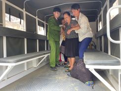 Công an xã Quảng Lâm, tỉnh Cao Bằng kịp thời hỗ trợ người dân đi cấp cứu tại bệnh viện