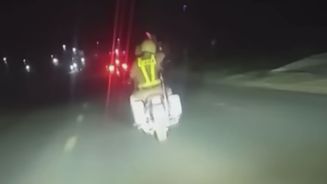 Cảnh sát giao thông Đắk Lắk kịp thời dẫn đường đưa 2 nữ sinh bị tai nạn đi cấp cứu