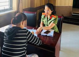 Công an Đà Nẵng xử phạt gần 370 triệu đồng nhóm đối tượng bán trái phép tài khoản ngân hàng