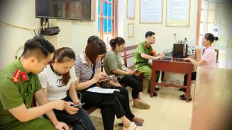 Công an Ninh Bình đẩy mạnh tuyên truyền, phát huy hiệu quả tiện ích VNeID trong thực hiện Đề án 06 của Chính phủ