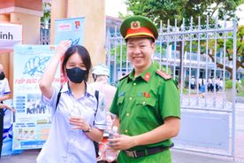 Công an thành phố Huế tăng cường bảo đảm an ninh, hỗ trợ thí sinh trong Kỳ thi tốt nghiệp Trung học phổ thông năm 2026