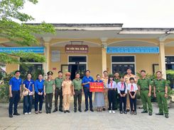 Tuổi trẻ Công an thành phố Huế đồng hành cùng thanh thiếu nhi vùng biên giới