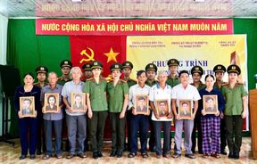 Quảng Ngãi: Mô hình “bức ảnh tri ân” – lan tỏa nghĩa tình, tri ân các anh hùng liệt sĩ