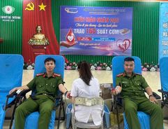 Nghệ An: Cán bộ, chiến sĩ liên tiếp kịp thời hiến máu giúp bệnh nhân vượt qua tình trạng nguy cấp