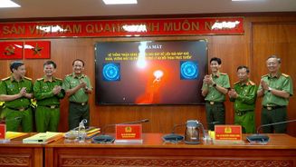 Công an tỉnh Quảng Ngãi ra mắt Hệ thống ngân hàng dữ liệu và trợ lý ảo hỗ trợ cán bộ, chiến sĩ