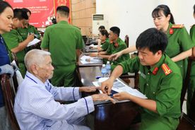 Lực lượng Công an Khánh Hòa góp sức tìm lại tên cho các liệt sĩ