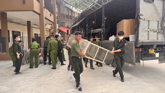 Công an tỉnh Lào Cai góp sức đưa tiếng trống khai giảng về với ngôi trường nơi phên dậu Tổ quốc