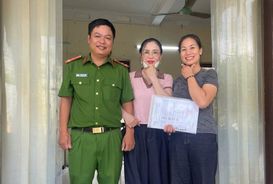 Ninh Bình: Công an phường Hồng Quang hỗ trợ công dân nhận lại hơn 1,7 tỷ đồng do chuyển khoản nhầm
