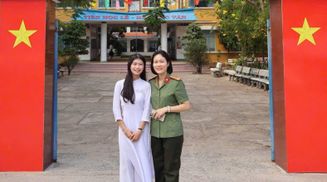 Những đứa trẻ có chung một "người mẹ" Công an