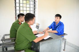Lật tẩy đường dây rửa tiền xuyên quốc gia qua "chợ đen" tài khoản ngân hàng và tài sản mã hóa