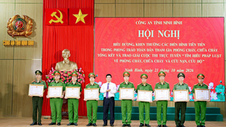 Ninh Bình: Biểu dương các điển hình tiên tiến trong phong trào phòng cháy chữa cháy và cứu nạn cứu hộ